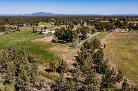 View/Area - 62111 Cody Rd, Bend, OR 97701 photo 3 of 4