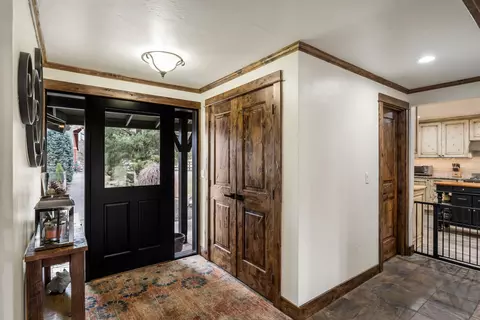 Entry Way - 62111 Cody Rd, Bend, OR 97701 photo 1 of 2