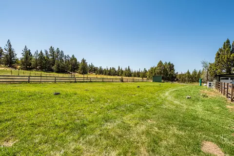 Exterior - 62111 Cody Rd, Bend, OR 97701 photo 15 of 20