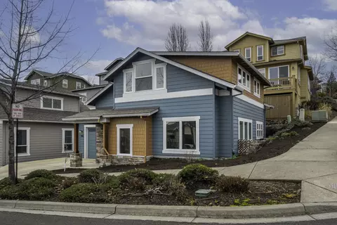 946 Stoneridge Ave, Ashland, OR 97520