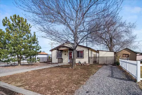 216 SW 3rd St, Redmond, OR 97756