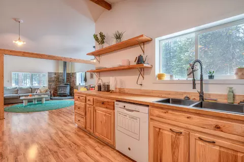Kitchen - 52351 Dustan Rd, La Pine, OR 97739 photo 2 of 2