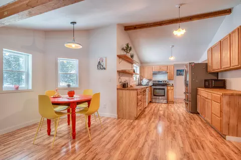 Dining - 52351 Dustan Rd, La Pine, OR 97739 photo 1 of 1
