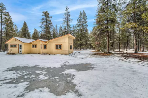 Exterior - 52351 Dustan Rd, La Pine, OR 97739 photo 10 of 11