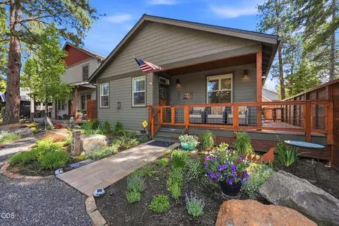 347 E Jefferson Ave, Sisters, OR 97759