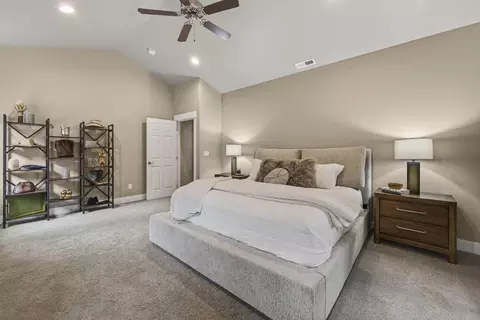 Bedroom - 61407 Kobe St, Bend, OR 97702 photo 1 of 4