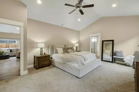 Bedroom - 61407 Kobe St, Bend, OR 97702 photo 2 of 4