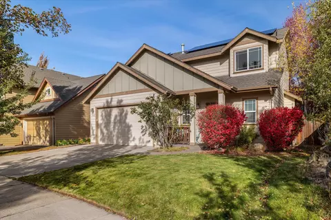 1512 NE Quiet Ridge Ln, Bend, OR 97701