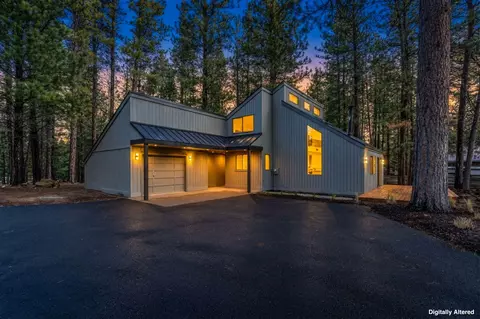 14455 Crossroads Loop, Sisters, OR 97759