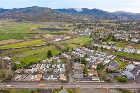 Undisclosed, Phoenix, OR 97535 photo 34