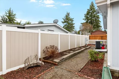 Undisclosed, Phoenix, OR 97535 photo 26