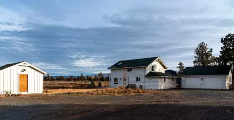 9337 SW Willard Rd, Bend, OR 97701