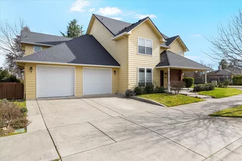 404 Silver Creek Dr, Central Point, OR 97502