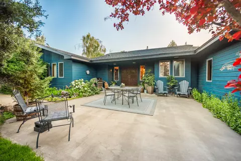 1686 NE Negus Way, Redmond, OR 97756