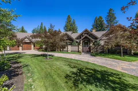 61644 Tam Mcarthur Loop, Bend, OR 97702