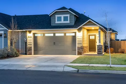 1631 NW Upas Pl, Redmond, OR 97756