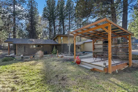 Exterior - 56585 Lunar Dr, Bend, OR 97707 photo 4 of 12