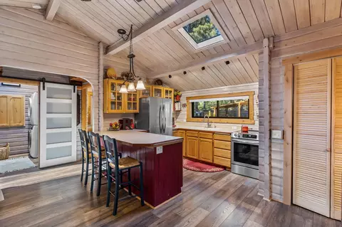 Kitchen - 56585 Lunar Dr, Bend, OR 97707 photo 2 of 2