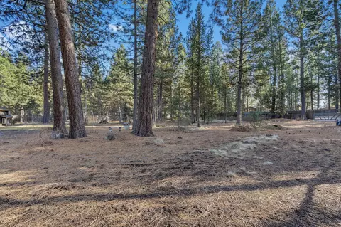 Exterior - 56585 Lunar Dr, Bend, OR 97707 photo 7 of 12