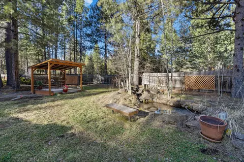 Exterior - 56585 Lunar Dr, Bend, OR 97707 photo 3 of 12
