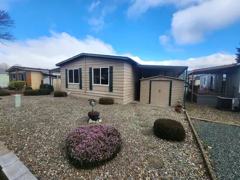 123 Waverly Dr, Grants Pass, OR 97526