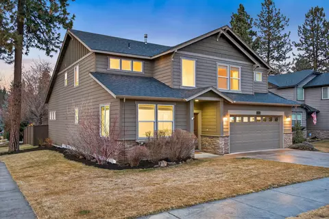 19744 SW Aspen Ridge Dr, Bend, OR 97702