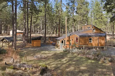 18879 River Woods Dr, Bend, OR 97702