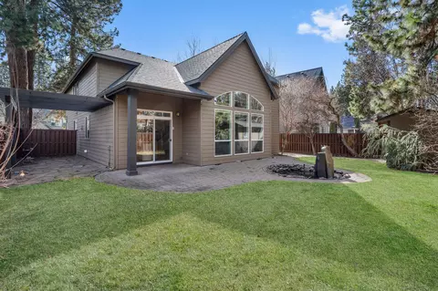 Exterior - 61041 Chamomile Pl, Bend, OR 97702 photo 2 of 12