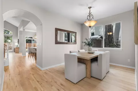 Dining - 61041 Chamomile Pl, Bend, OR 97702 photo 2 of 4