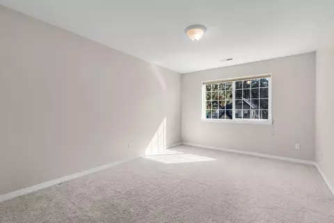 Bedroom - 61041 Chamomile Pl, Bend, OR 97702 photo 4 of 4