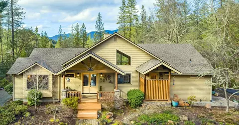 565 Greens Creek Rd, Grants Pass, OR 97527