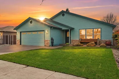 933 Parkdale Ave, Medford, OR 97501