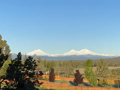 2457 SW 45th St, Redmond, OR 97756