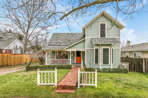 216 Central Ave, Ashland, OR 97520