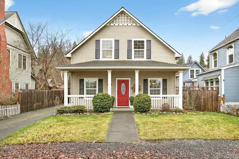 620 E D St, Jacksonville, OR 97530