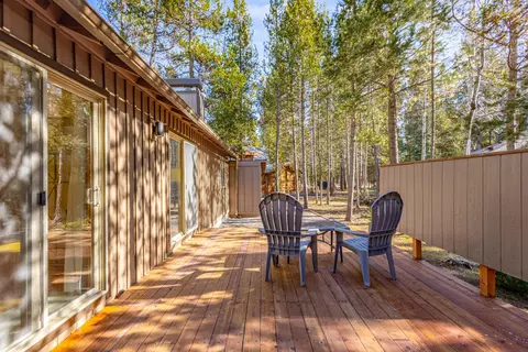Exterior - 55595 Wagon Master Way, Bend, OR 97707 photo 3 of 7