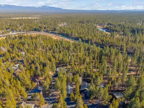 View/Area - 55595 Wagon Master Way, Bend, OR 97707 photo 2 of 3