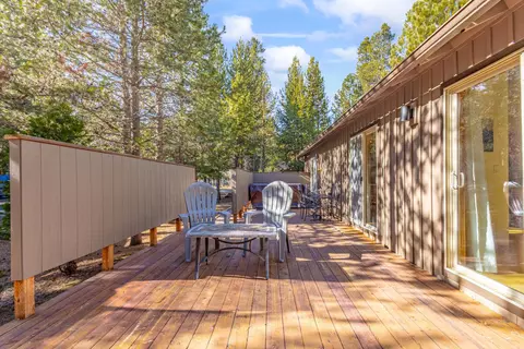 Exterior - 55595 Wagon Master Way, Bend, OR 97707 photo 4 of 7