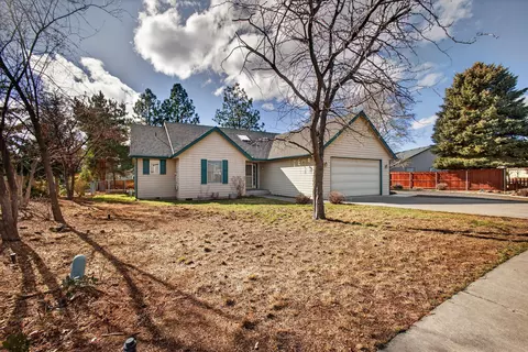 2440 SW Indian Ave, Redmond, OR 97756