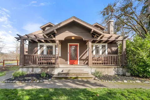 420 NW Savage St, Grants Pass, OR 97526