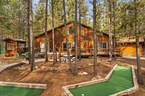 Exterior - 17039 Cooper Dr, Bend, OR 97707 photo 9 of 15