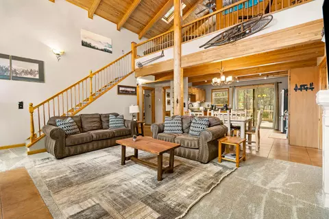 Living - 17039 Cooper Dr, Bend, OR 97707 photo 1 of 3