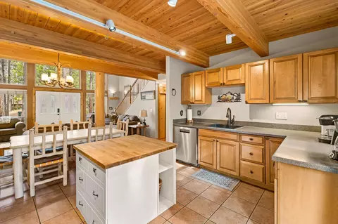 Kitchen - 17039 Cooper Dr, Bend, OR 97707 photo 3 of 3