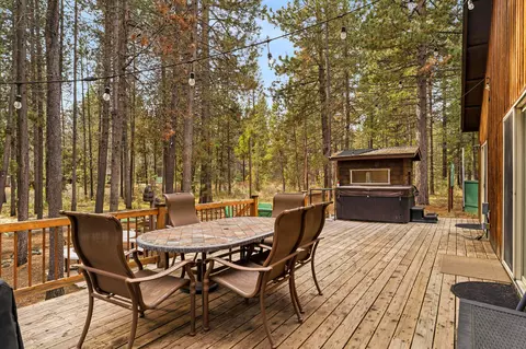 Exterior - 17039 Cooper Dr, Bend, OR 97707 photo 3 of 15