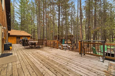 Exterior - 17039 Cooper Dr, Bend, OR 97707 photo 5 of 15