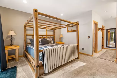Bedroom - 17039 Cooper Dr, Bend, OR 97707 photo 1 of 7