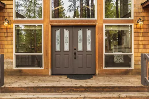Entry Way - 17039 Cooper Dr, Bend, OR 97707 photo 1 of 1