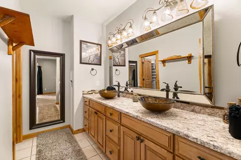Bath - 17039 Cooper Dr, Bend, OR 97707 photo 1 of 1