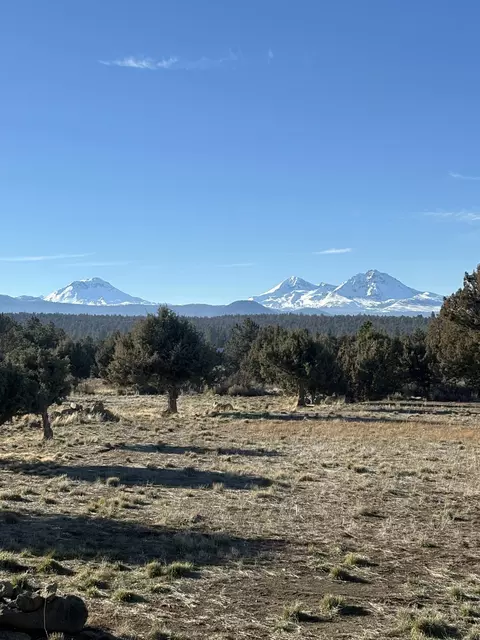 18581 Couch Market Rd, Bend, OR 97703