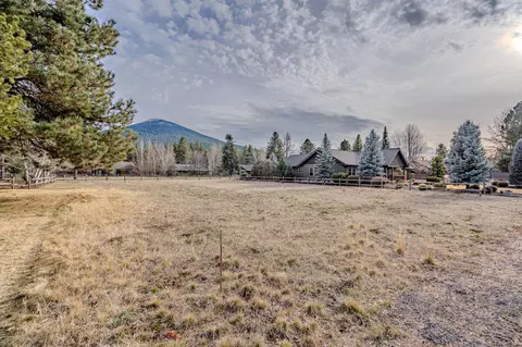 26249 SW Metolius Meadows Dr, Camp Sherman, OR 97730
